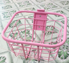 Giỏ xe điện đen, hồng, vàng